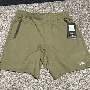 Olive Boys RVCA Yogger III Short L/14